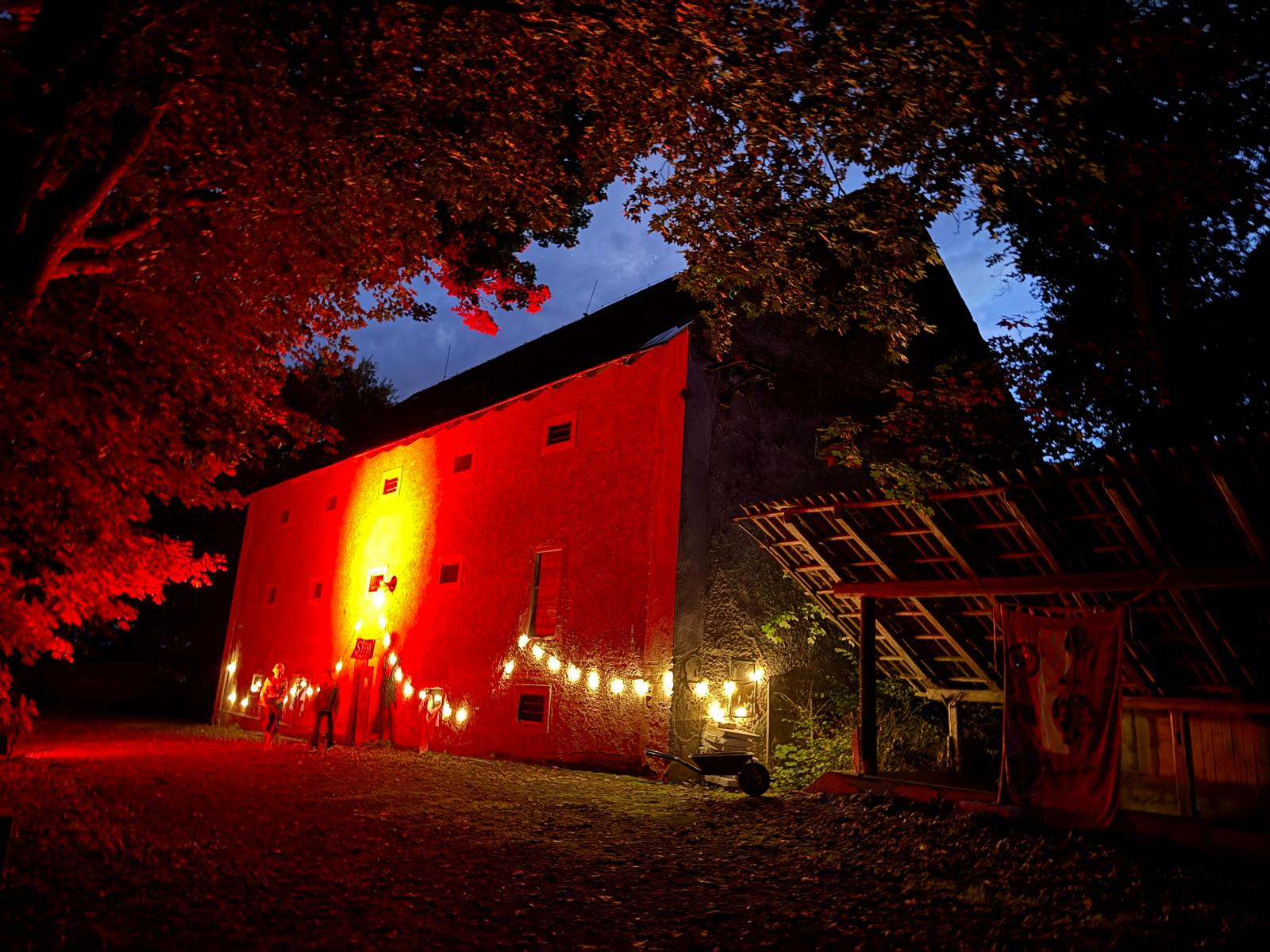 Expozice spisovatele Bohumila Říhy - čepice