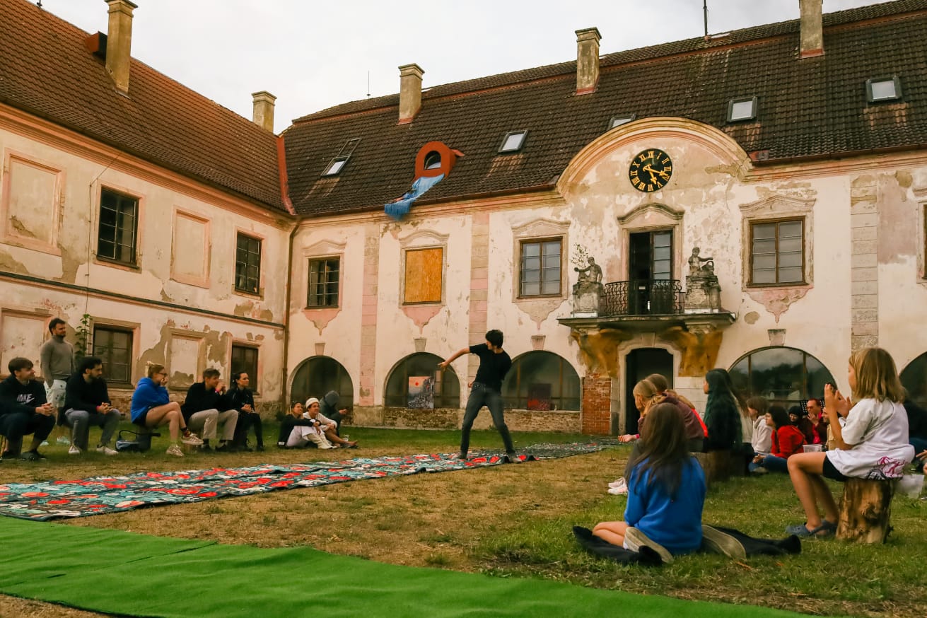 Expozice spisovatele Bohumila Říhy - čepice